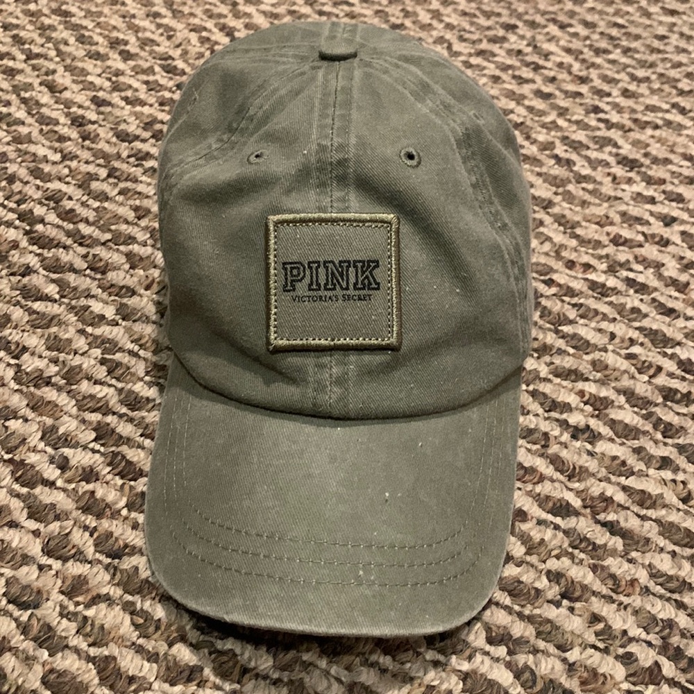 Vs PINK hat